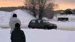 Daihatsu Charade 4WD Drift on Snow