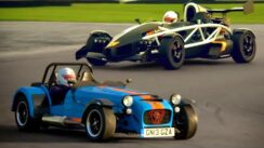 Ariel Atom 3.5R vs Caterham 620R